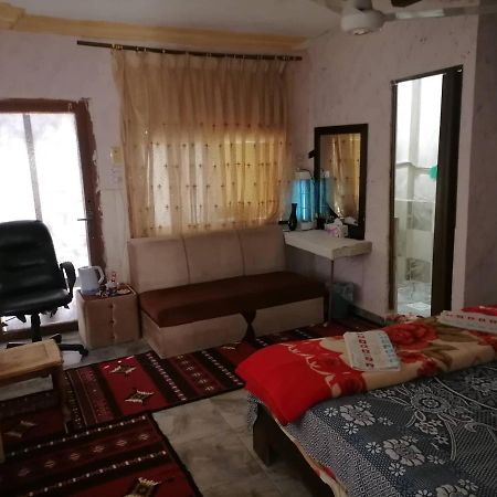 Guest House Hazem Al Azraq ash Shamālī Esterno foto