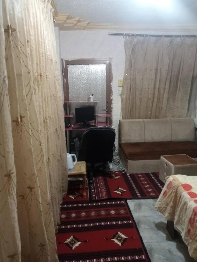 Guest House Hazem Al Azraq ash Shamālī Esterno foto
